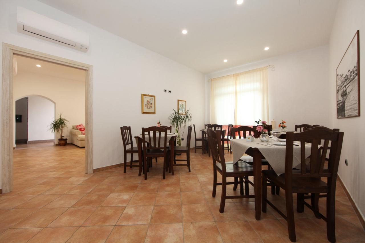 Guest House Villabianca ลามัดดาเลนา ภายนอก รูปภาพ